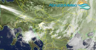Una temporanea attenuazione dell’alta pressione favorirà il transito di un sistema nuvoloso sulle regioni centro-meridionali adriatiche. Nuovo miglioramento nel fine settimana
