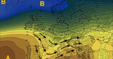 La perturbazione atlantica si sposta lentamente verso il meridione ma continuerà a favorire condizioni di instabilità anche sulle regioni centrali con elevata probabilità di temporali anche intensi, specie nel pomeriggio-sera. Tempo in miglioramento domenica