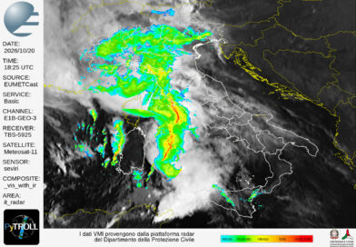 AGGIORNAMENTO FLASH ORE 20.40 – 20 Ottobre 2026: Intensa linea temporalesca presente sul Tirreno centrale tenderà ad interessare Toscana, Lazio e le zone interne delle nostre regioni centrali. Possibili fenomeni di forte intensità
