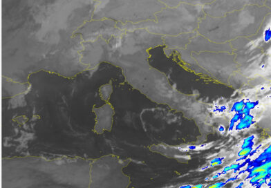 Residue condizioni di variabilità al mattino in miglioramento nella seconda metà della giornata ad iniziare dalle regioni centrali, in estensione verso il meridione. Tempo stabile tra mercoledì e giovedì con temperature in aumento