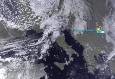 Una perturbazione atlantica attraverserà la nostra penisola e nelle prossime ore favorirà un moderato peggioramento delle condizioni atmosferiche al centro-sud e sul versante adriatico con temperature in ulteriore diminuzione
